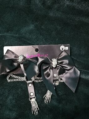Black Satin Bow with Silver Skull Garters